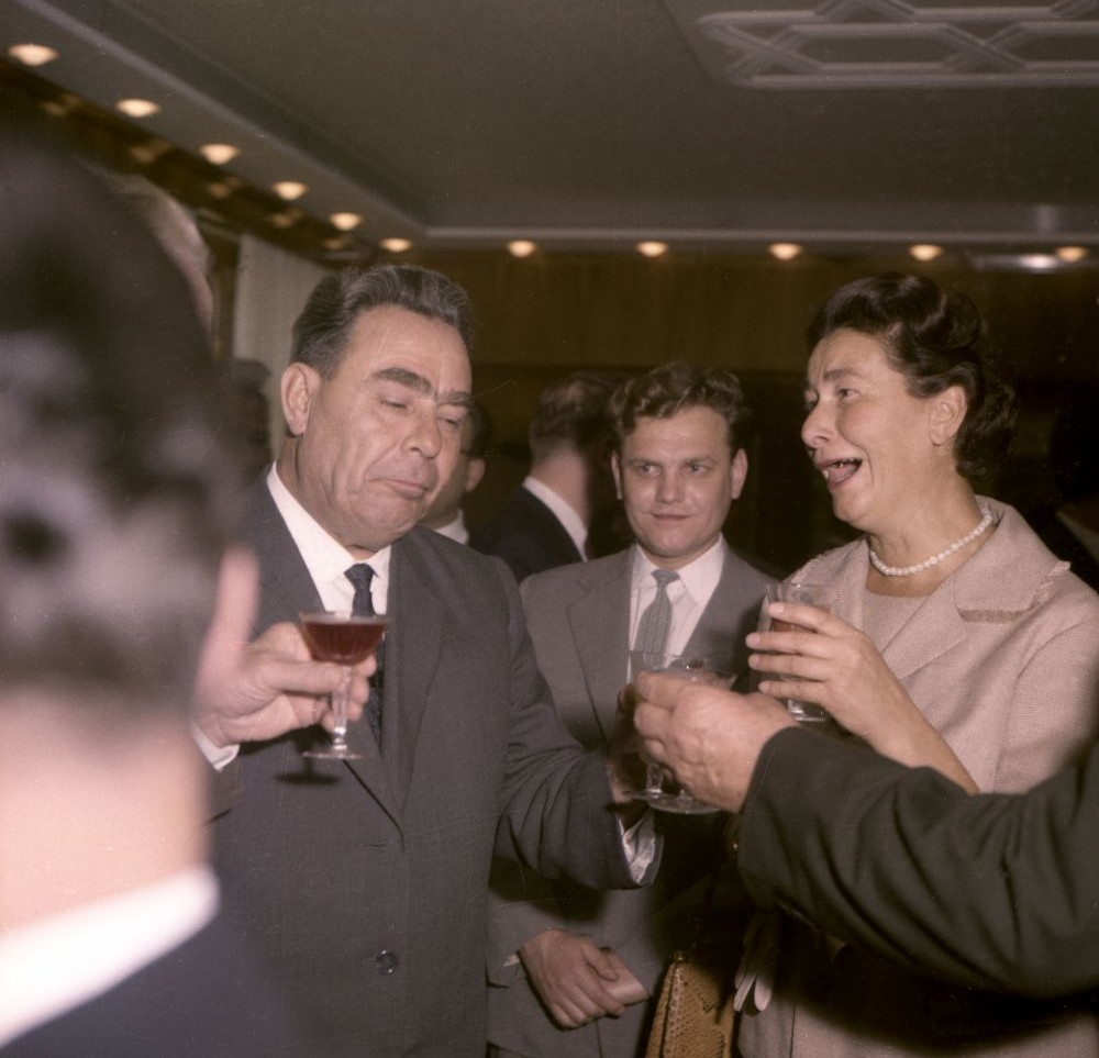 Brežnjev med pogovorom.