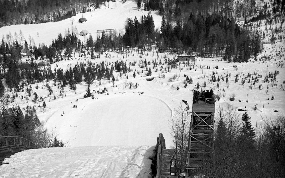 Pogled proti vznožju skakalnice.