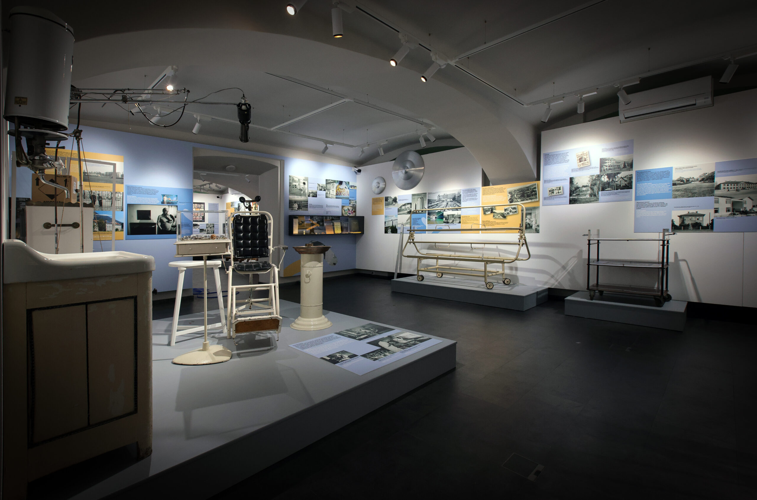 O nujni medicinski pomoči v Sloveniji s praktičnim prikazom oživljanja