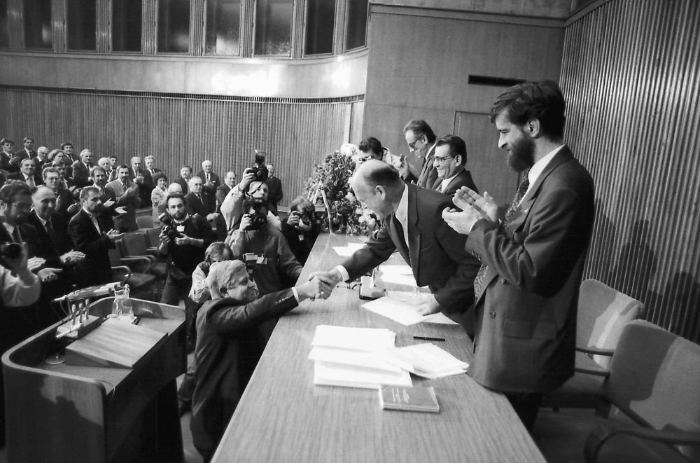 Rokovanje v državnem zboru.