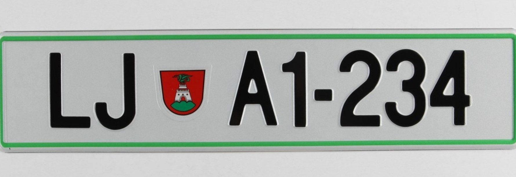 R – Registrske tablice