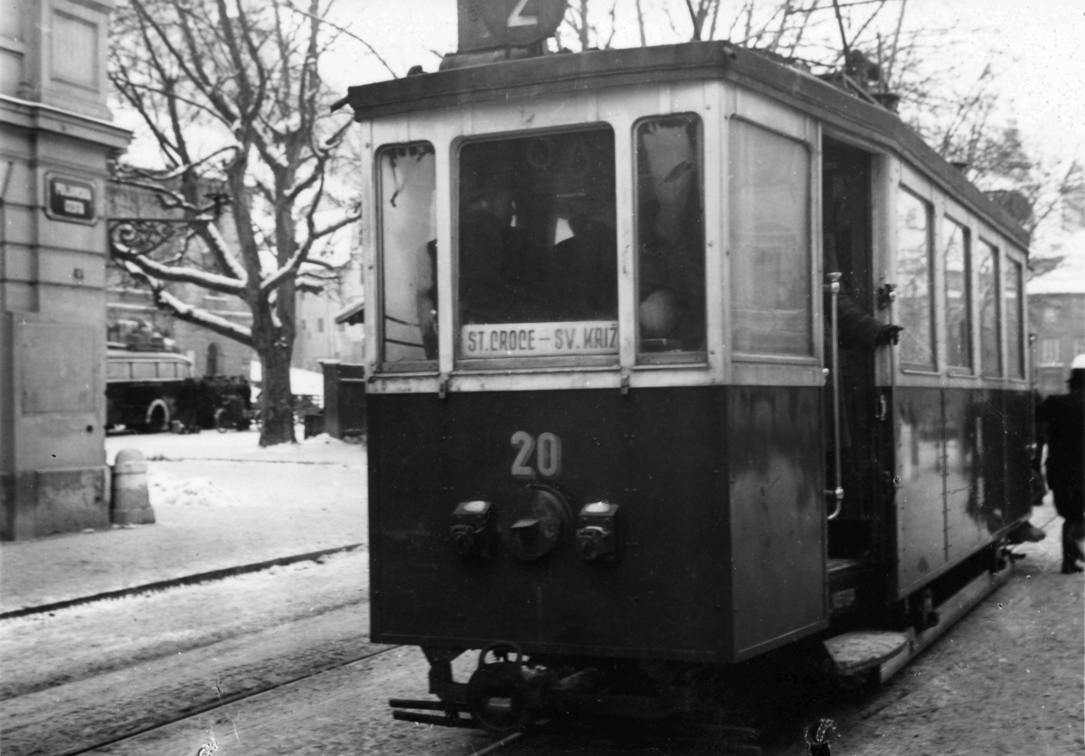 Tramvaj na ulici.